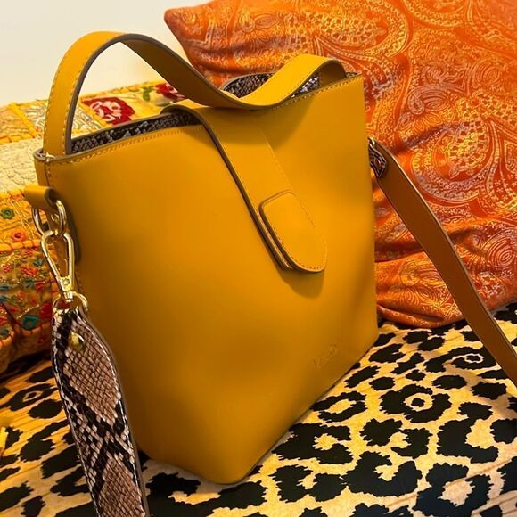 MERSI beautiful Crossbody Bag - Picture 3 of 10